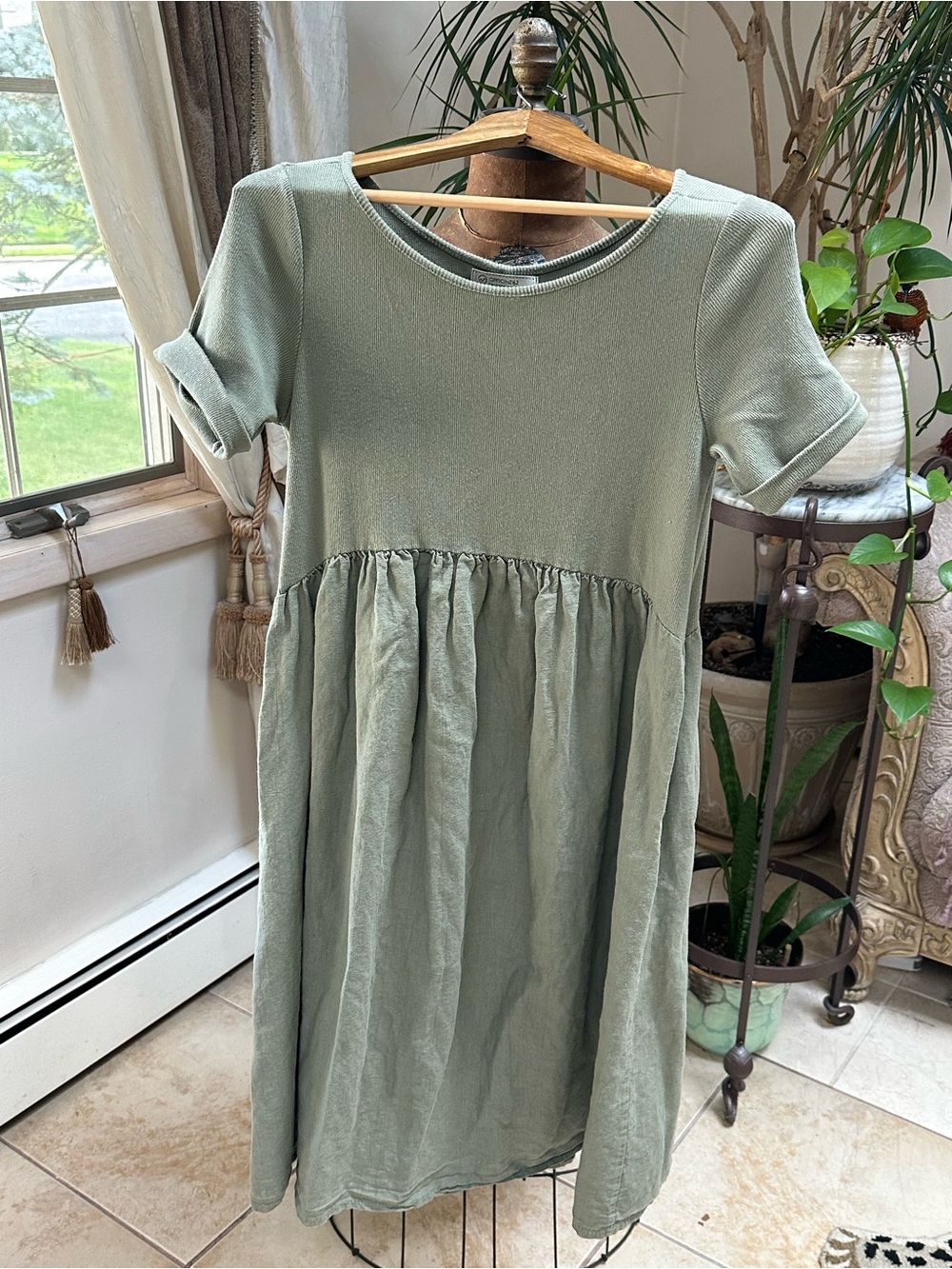 Woman’s Sage Green Short Sleeve Babydoll Dress size M/L Maternity